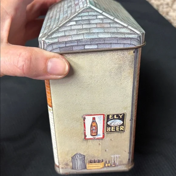 Vintage Hinged Tin Box - Picture 4 of 7